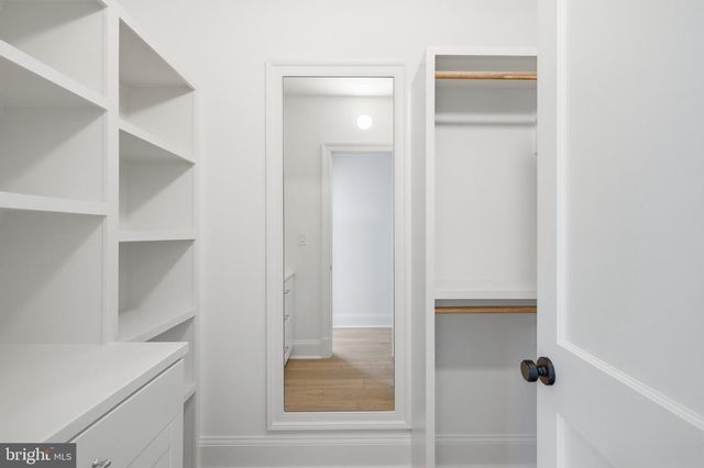 6008 OAKDALE RD, Mclean, VA 22101