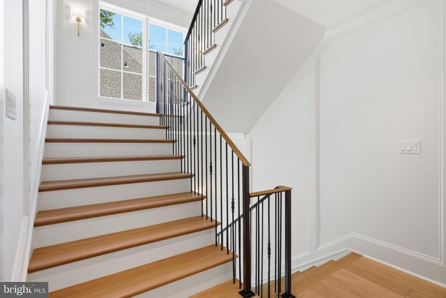 6008 OAKDALE RD, Mclean, VA 22101
