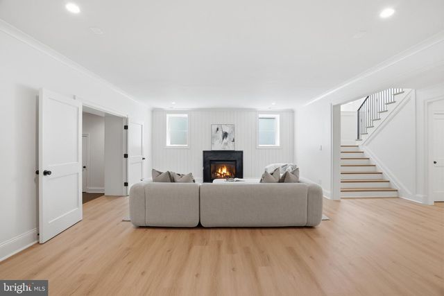 6008 OAKDALE RD, Mclean, VA 22101