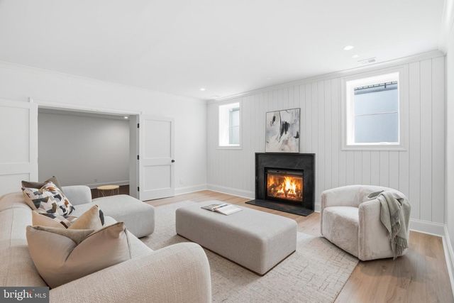 6008 OAKDALE RD, Mclean, VA 22101