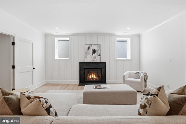 6008 OAKDALE RD, Mclean, VA 22101