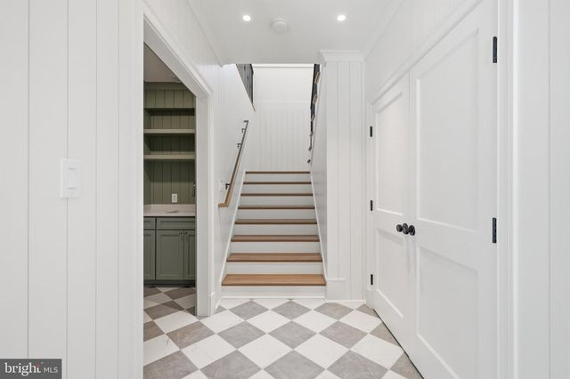 6008 OAKDALE RD, Mclean, VA 22101