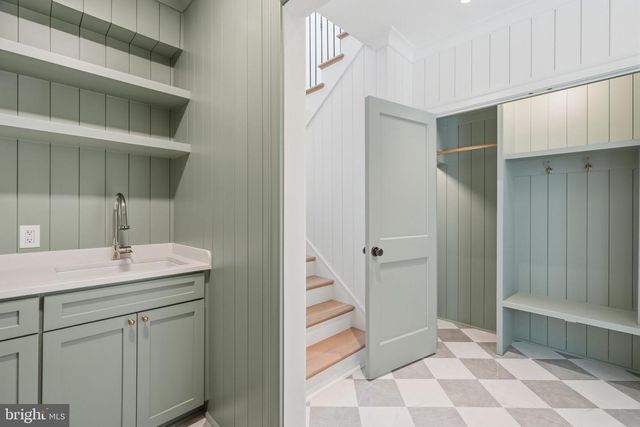 6008 OAKDALE RD, Mclean, VA 22101