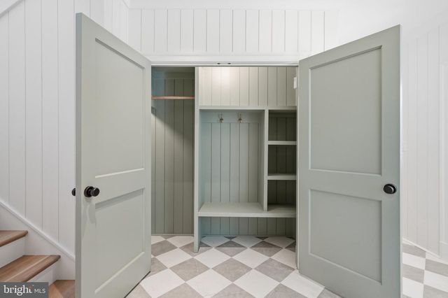 6008 OAKDALE RD, Mclean, VA 22101