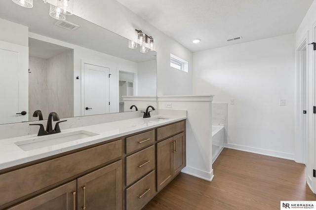 11103 N 161 Avenue, Bennington, NE 68007