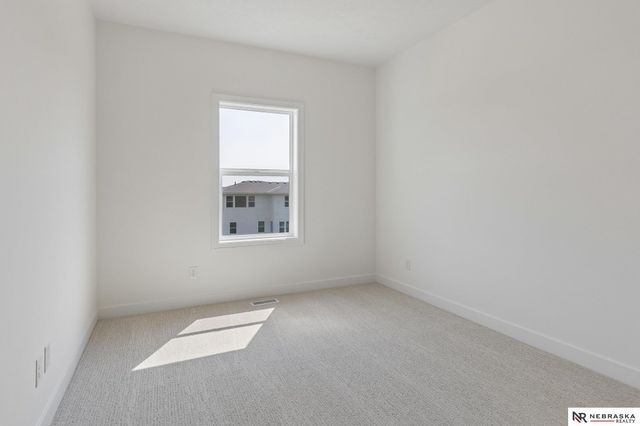 11103 N 161 Avenue, Bennington, NE 68007