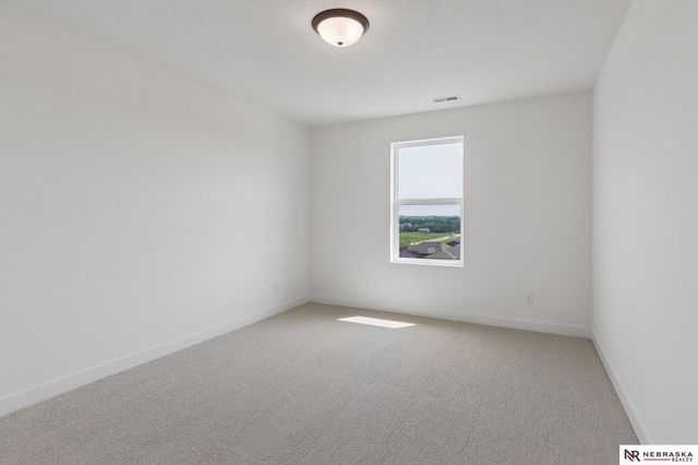11103 N 161 Avenue, Bennington, NE 68007