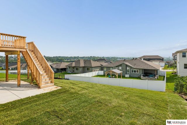 11103 N 161 Avenue, Bennington, NE 68007
