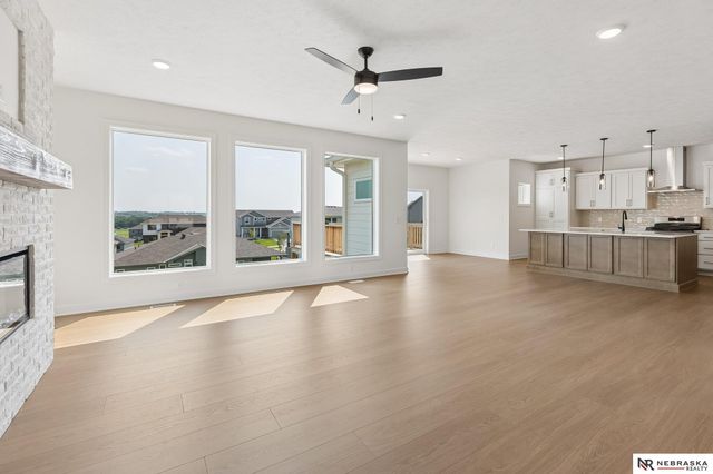 11103 N 161 Avenue, Bennington, NE 68007