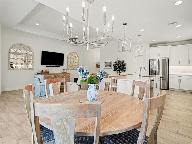 8109 SANDSTAR WAY, Sarasota, FL 34240