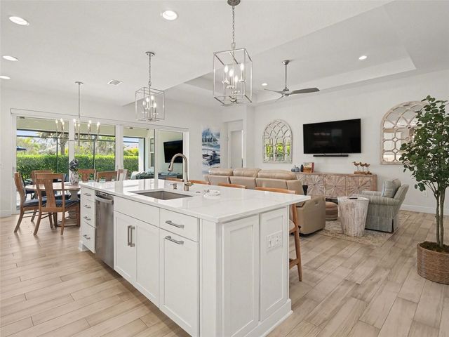 8109 SANDSTAR WAY, Sarasota, FL 34240