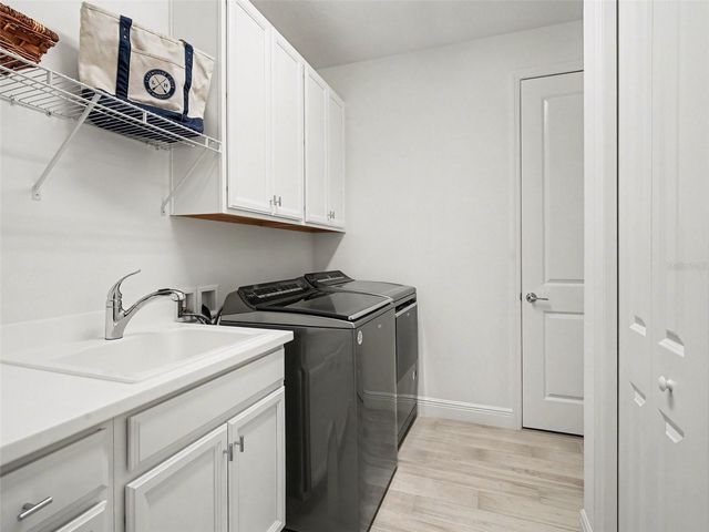 8109 SANDSTAR WAY, Sarasota, FL 34240