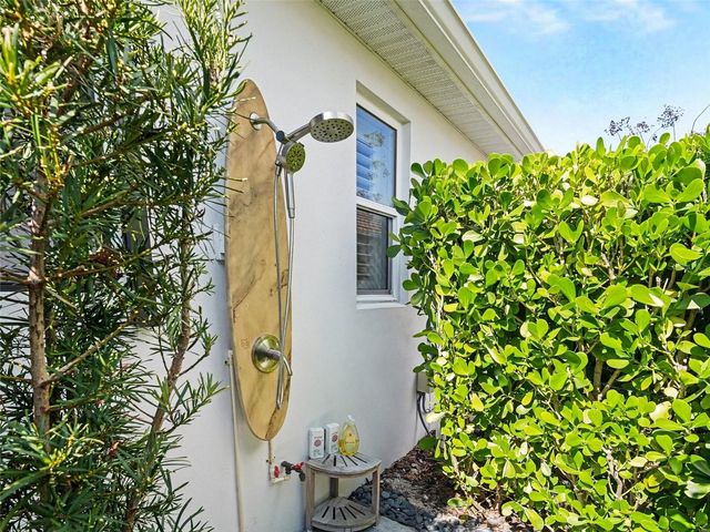 8109 SANDSTAR WAY, Sarasota, FL 34240