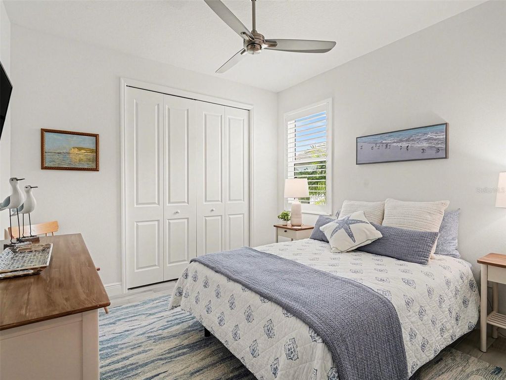 Image 25 of property listing at 8109 SANDSTAR WAY, Sarasota, FL 34240