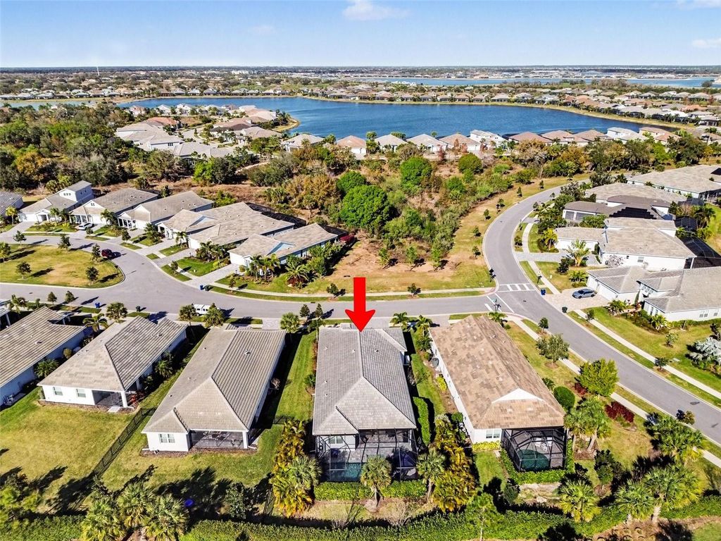 Image 38 of property listing at 8109 SANDSTAR WAY, Sarasota, FL 34240