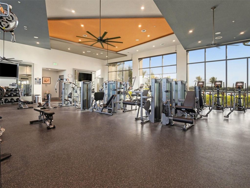 Image 55 of property listing at 8109 SANDSTAR WAY, Sarasota, FL 34240