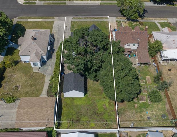 2608 N CALISPEL St, Spokane, WA 99205