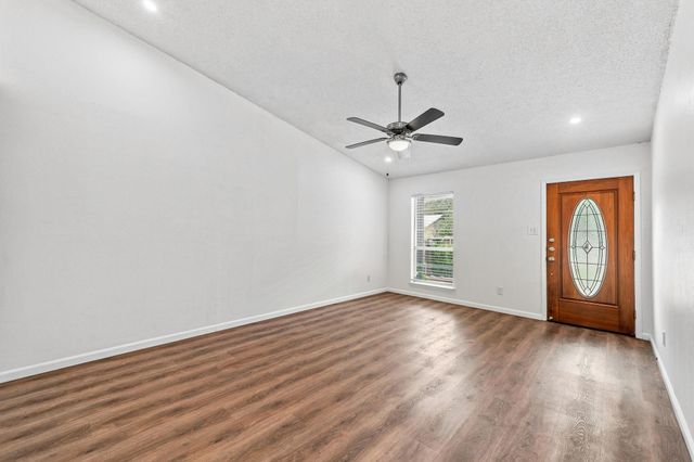 6712 Ripple RUN, Austin, TX 78744