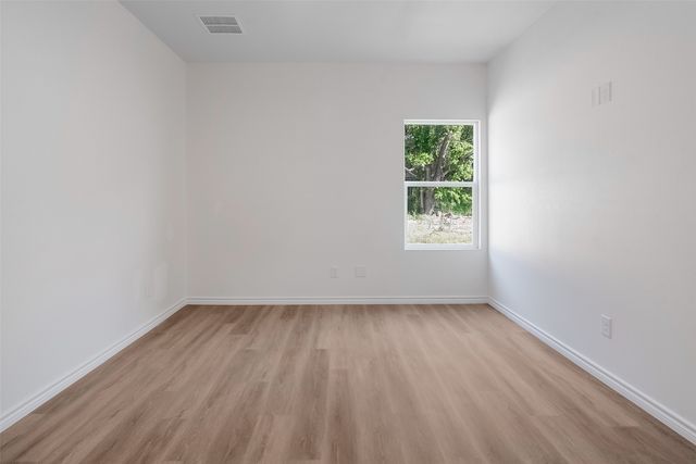211 W Elm Street, Whitewright, TX 75491