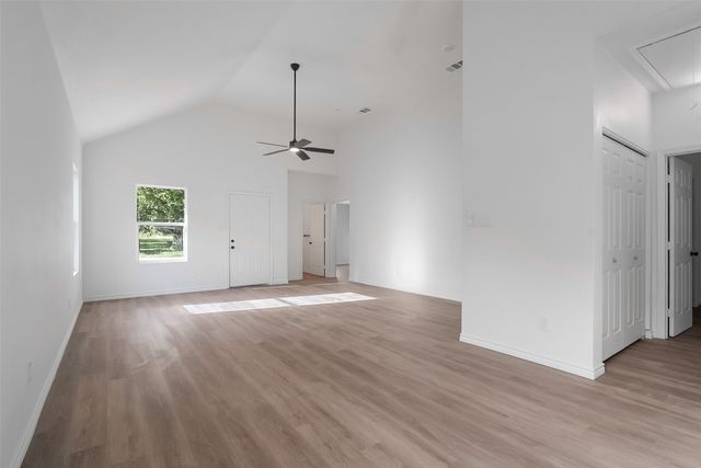 211 W Elm Street, Whitewright, TX 75491