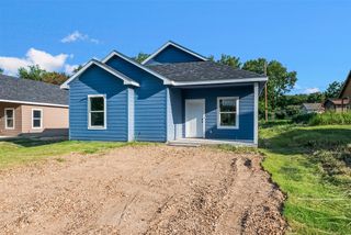 211 W Elm Street, Whitewright, TX 75491
