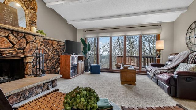 609 Manor Court, Altoona, WI 54720