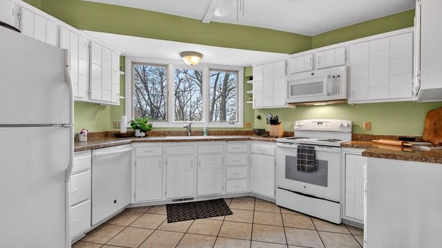 609 Manor Court, Altoona, WI 54720