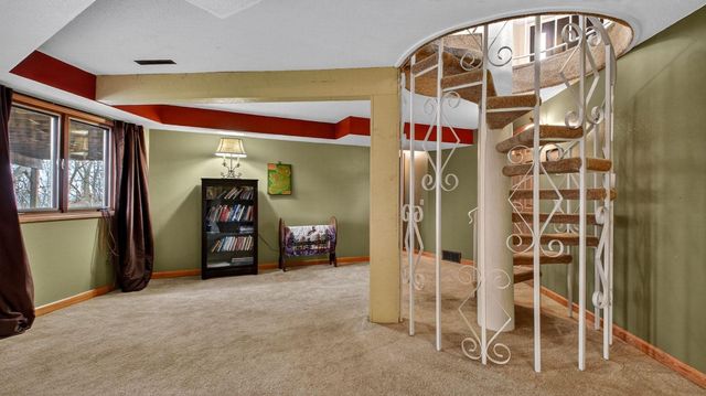 609 Manor Court, Altoona, WI 54720