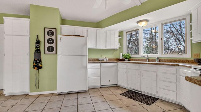 609 Manor Court, Altoona, WI 54720