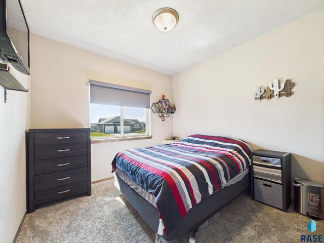 905 N Juniper St Street, Lennox, SD 57039