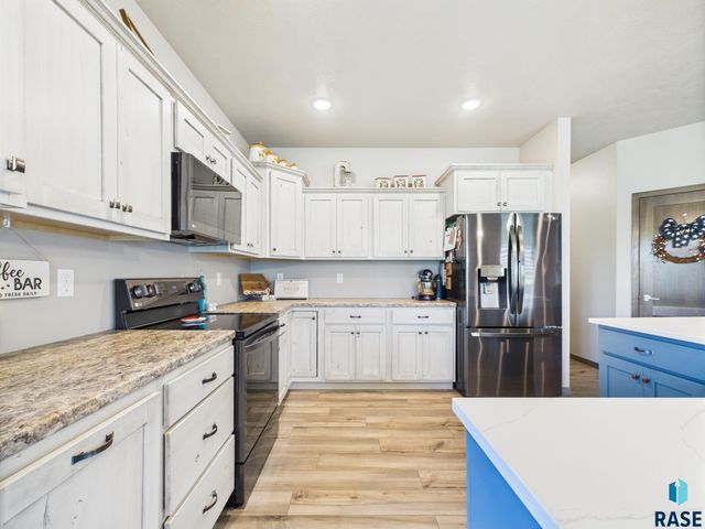 905 N Juniper St Street, Lennox, SD 57039