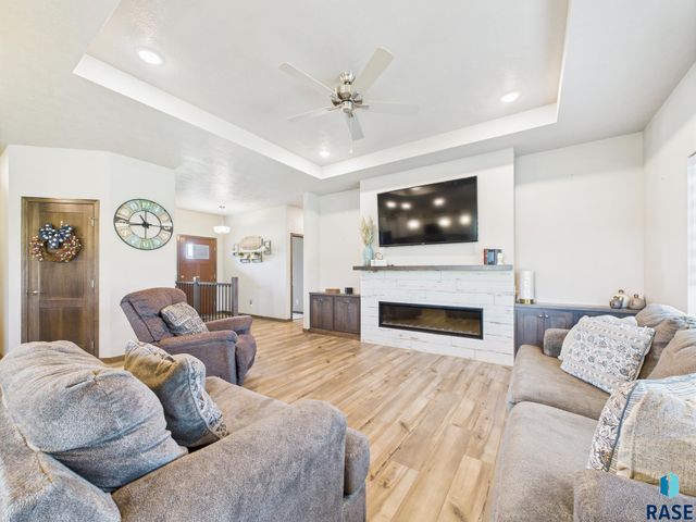 905 N Juniper St Street, Lennox, SD 57039