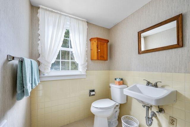 7 Dolphin Way, Dennis, MA 02638