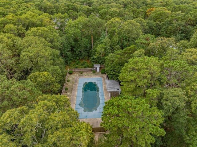 7 Dolphin Way, Dennis, MA 02638