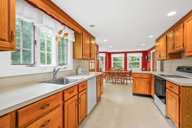 7 Dolphin Way, Dennis, MA 02638