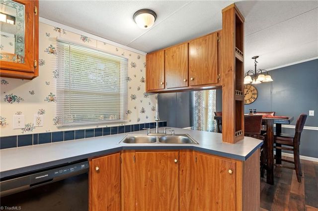 284 Quail Hill Drive, Lexington, NC 27295