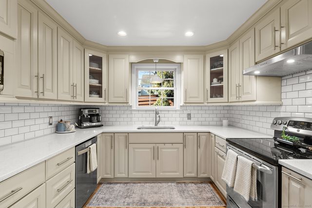 77 Maple Street, Darien, CT 06820