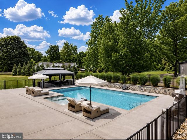 5 JESSIE RD, Harwood, MD 20776