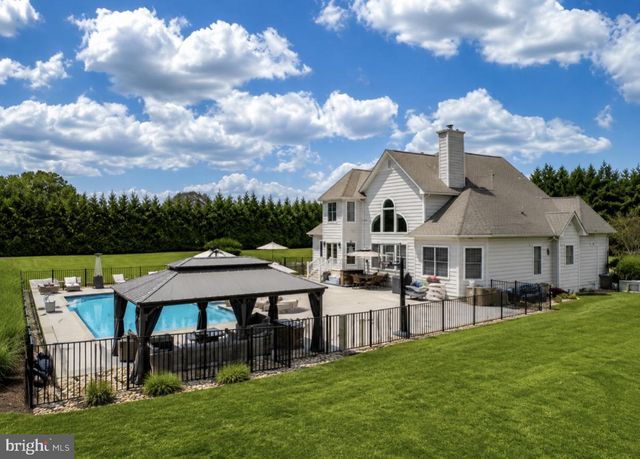 5 JESSIE RD, Harwood, MD 20776