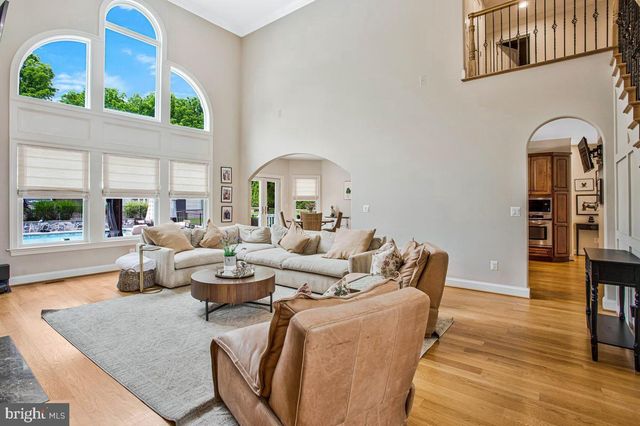 5 JESSIE RD, Harwood, MD 20776