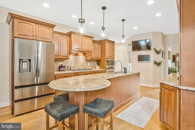 5 JESSIE RD, Harwood, MD 20776