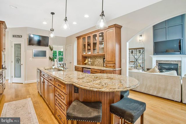 5 JESSIE RD, Harwood, MD 20776