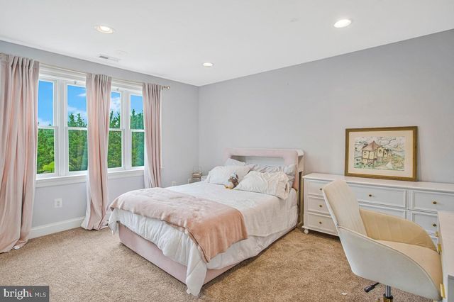 5 JESSIE RD, Harwood, MD 20776