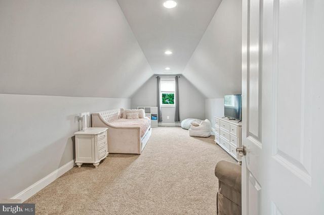 5 JESSIE RD, Harwood, MD 20776