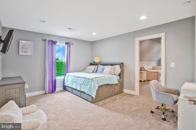 5 JESSIE RD, Harwood, MD 20776