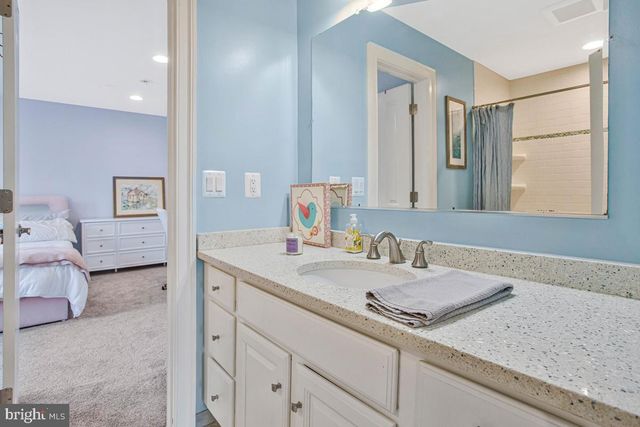 5 JESSIE RD, Harwood, MD 20776