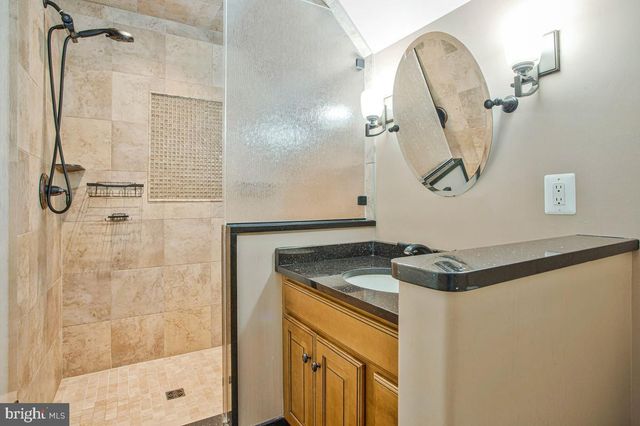 5 JESSIE RD, Harwood, MD 20776