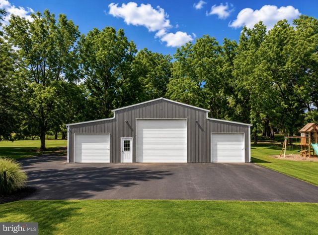 5 JESSIE RD, Harwood, MD 20776