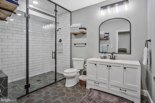 5 JESSIE RD, Harwood, MD 20776