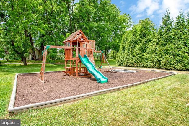 5 JESSIE RD, Harwood, MD 20776